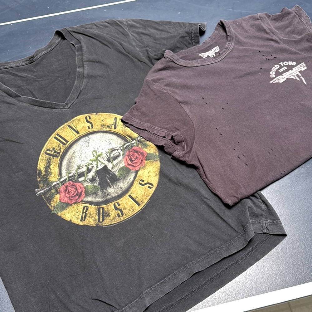 2 vintage concert t shirts. Guns N Roses and Van Halen